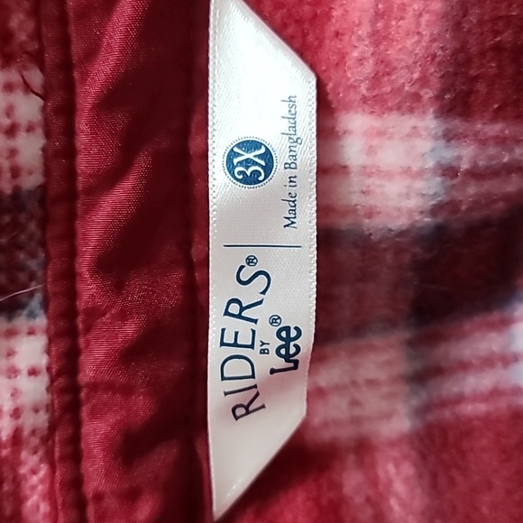 Button Up Top - Picture 2 of 2